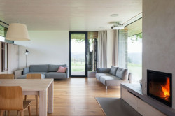 ov-a, Dům u Železného Brodu – foto