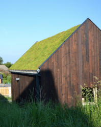 2. místo - Šikmá a plochá střecha v Nezbavěticích.