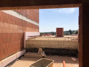 Fotografie z průběhu stavby (Obytný soubor Dolina v Lysolajích, knesl kynčl architekti)