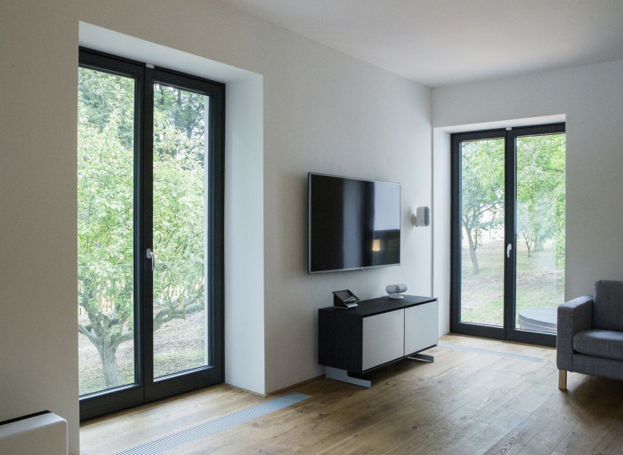 Edit!, 180° house – foto