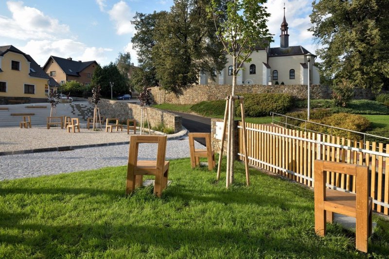 Náves ve Velké Polomi, Ateliér 38,