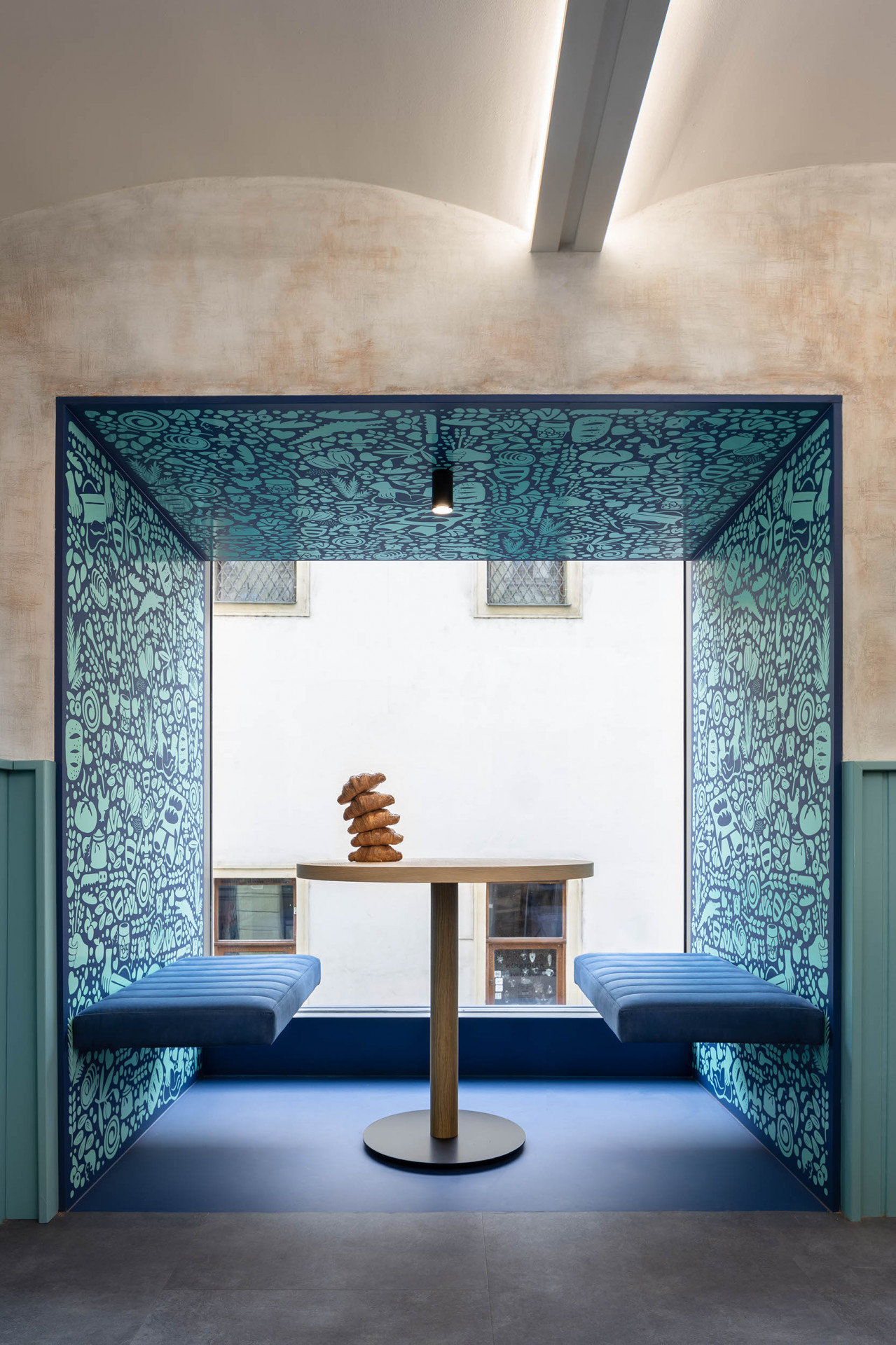 Interiér řemeslné pekárny William Thomas Artisan Bakery v Brně, Atel!er / Kateřina Horych