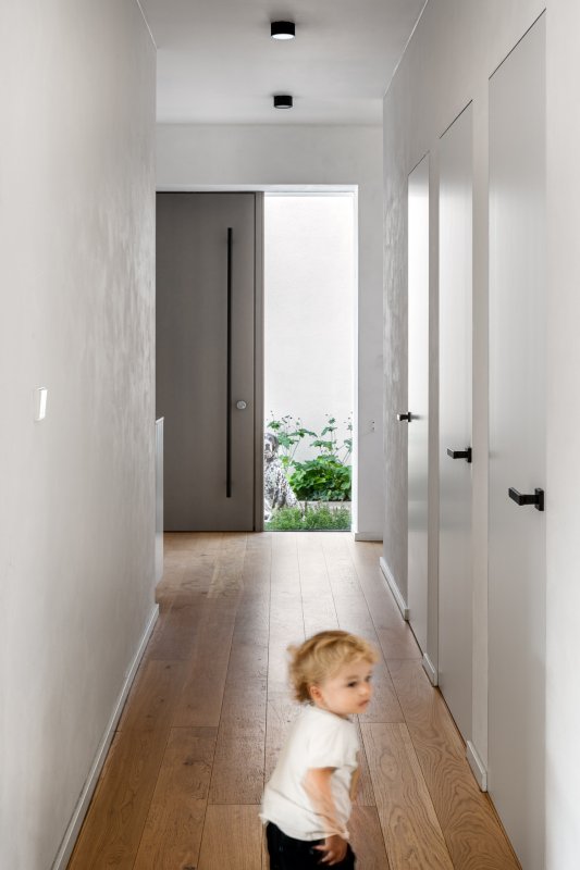 "Dům propojen se zelení" na Praze 9 od studia Iveta Langerová architekti