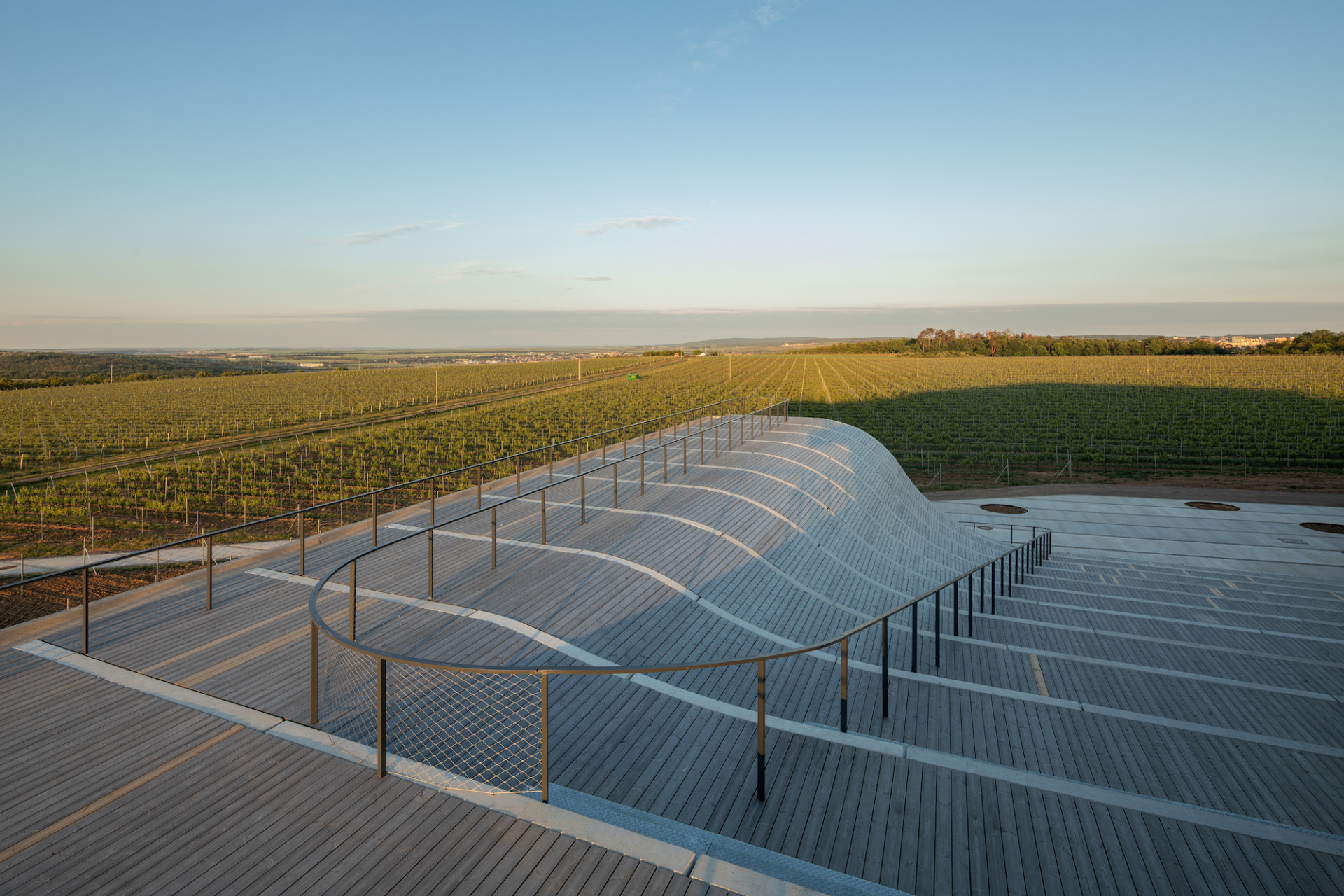 Sídlo Vinařství LAHOFER v Dobšicích u Znojma, Chybík+Krištof