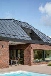 V podkroví je pouze jedna místnost, jakási "pozorovatelna."