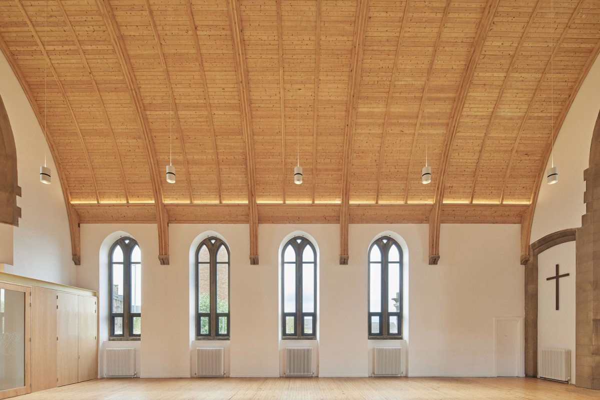 Greyfriars Charteris Center v Edinburghu od studia Konishi Gaffney Architects