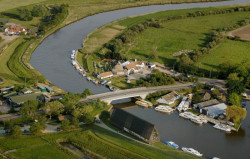 Návštěvnické a vzdělávací centrum Acle Bridge, FAM Architekti, Feilden+Mawson