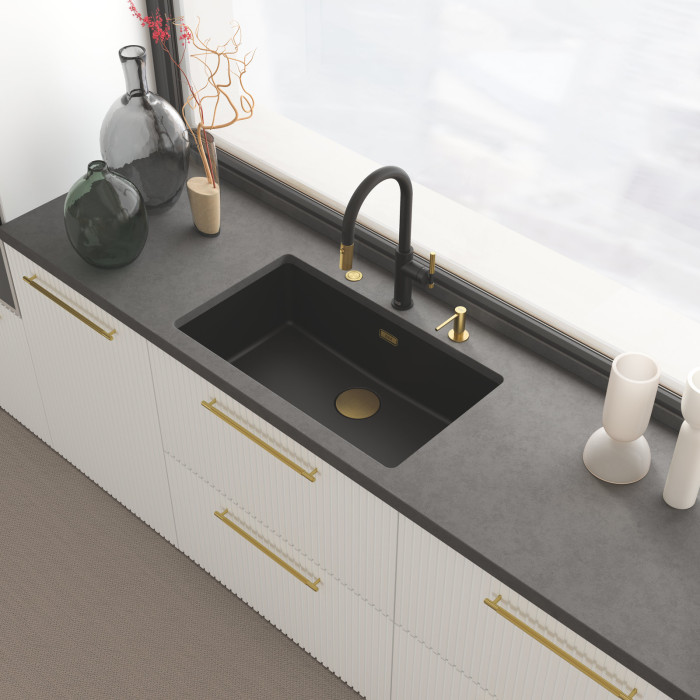 Kuchyňská baterie Maris Stripes se zlatými akcenty