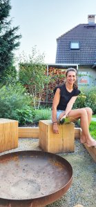Kolik návrh zahrady stojí? A kolik je honorář architekta, i o tom otevřeně mluví Alice Boušková.Je to hodně? Je to víc než za kadeřníka nebo za kosmetiku? 