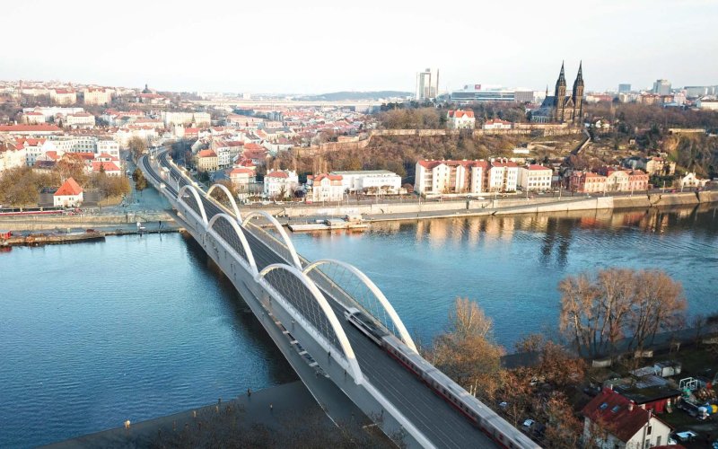 1. místo v soutěži na Vyšehradský most - návrh 2T engineering
