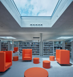 Dostavba Jihočeské vědecké knihovny v Českých Budějovicích od Kuba & Pilař architekti