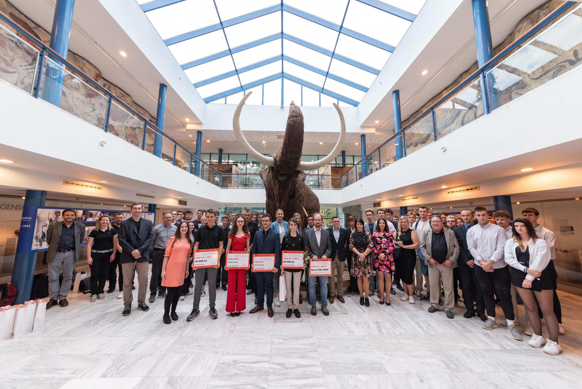 Stavební příručka Stawebnice a soutěž HELUZ LEVEL UP jsou propojené iniciativy, které propojují studenty, stavební praxi i nejnovější technologie.