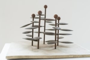 Karel Kronych, kovový model fontány realizované 1977 před OD Vltava v Praze-Modřanech