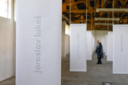 Expozice v Rudé věži smrti, studio COSMO: tváře, jména, příběhy vězňěných