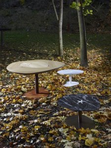 Architektka Daniela Polubědovová představila novou kolekci stolů Indiánské léto