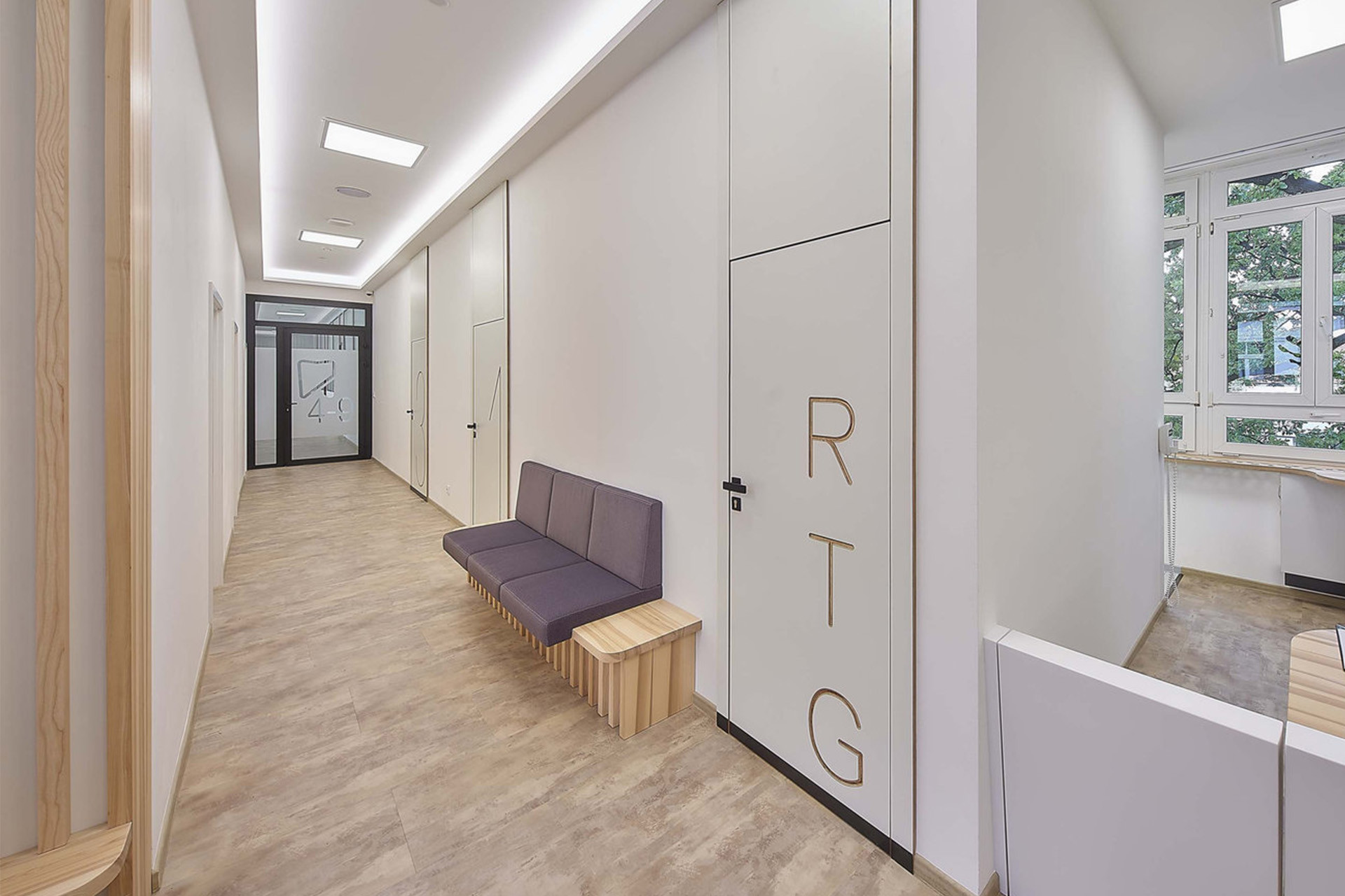 V prostorech s rentgenovými přístroji je klíčové zamezit pronikání ionizujícího záření do okolních místností. 