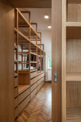 Rekonstrukce prvorepublikové vily v Praze od No Architects