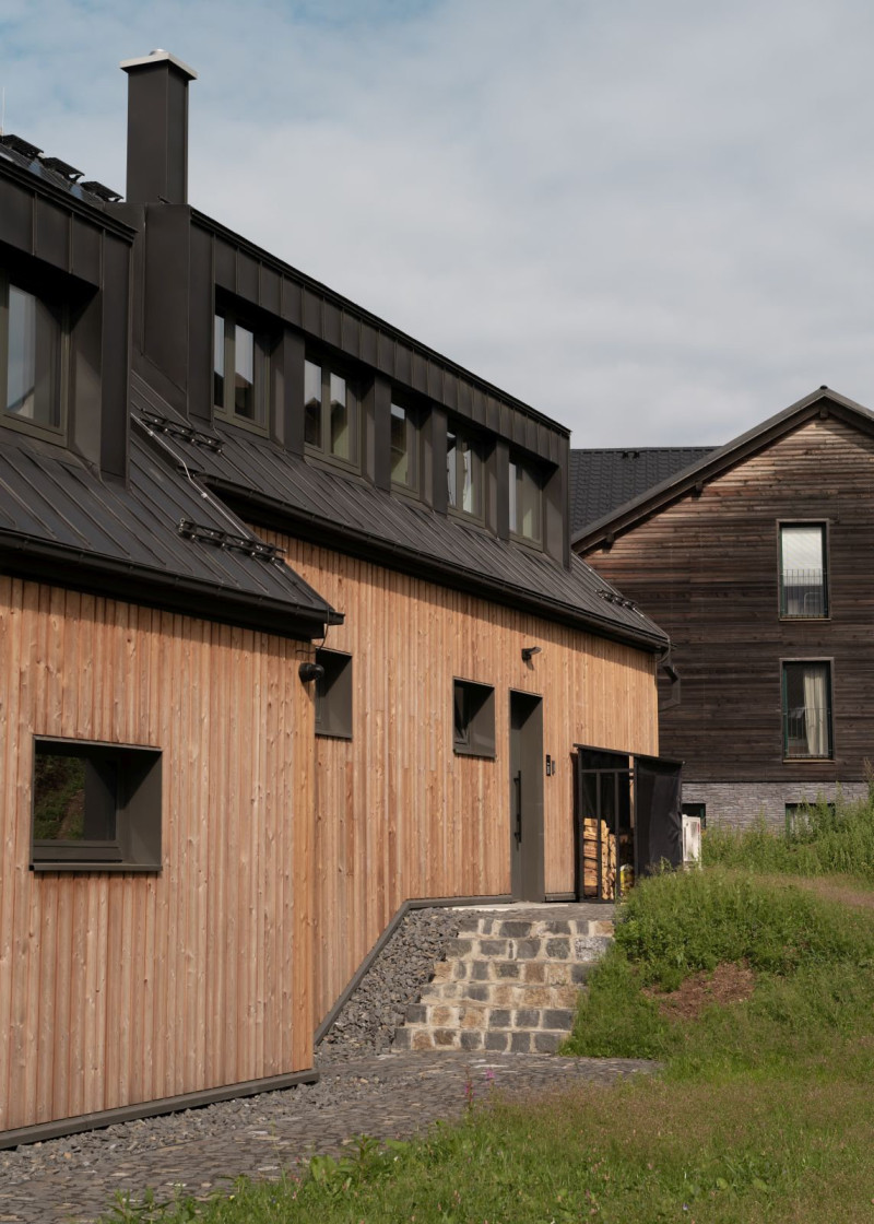  (Apartmánový dvojdům v Krušných horách; BekArch)