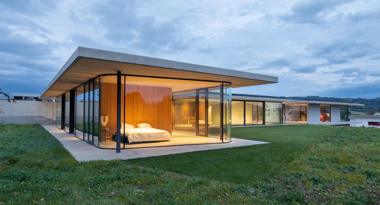 Ateliér Kamila Mrvy realizoval rodinný dům pro milovníka betonu v Žilině u Nového Jičína.