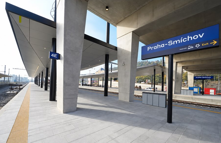 Nové nástupiště na Smíchovském nádraží v Praze
