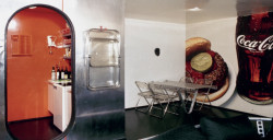 Interiér londýnského bytu, který na začátku 70. let navrhl Jan Kaplický pro sebe a Evu Jiřičnou.