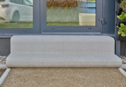 Tiny House ve výrobním závodu firmy Rigips navrhl student František Exner.