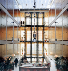 Pohled od intariéru bývalé továrny Lnigotto