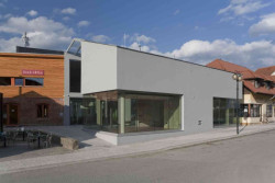 Obchodní centrum v Rožnově pod Radhoštěm