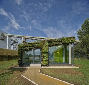 Tiny House ve výrobním závodu firmy Rigips navrhl student František Exner.