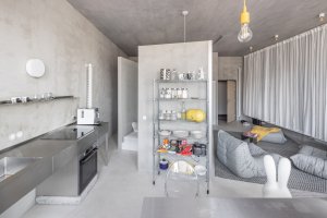 Slovenští architekti Richard Kilo a Matej Honč zrekonstruovali byt v původním kancelářském domě v Bratislavě