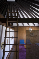 Nová budova kampusu od architekta jménem Kazuo Shinohara