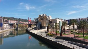 Guggenheimovo muzeum v Bilbau, Frank O. Gehry