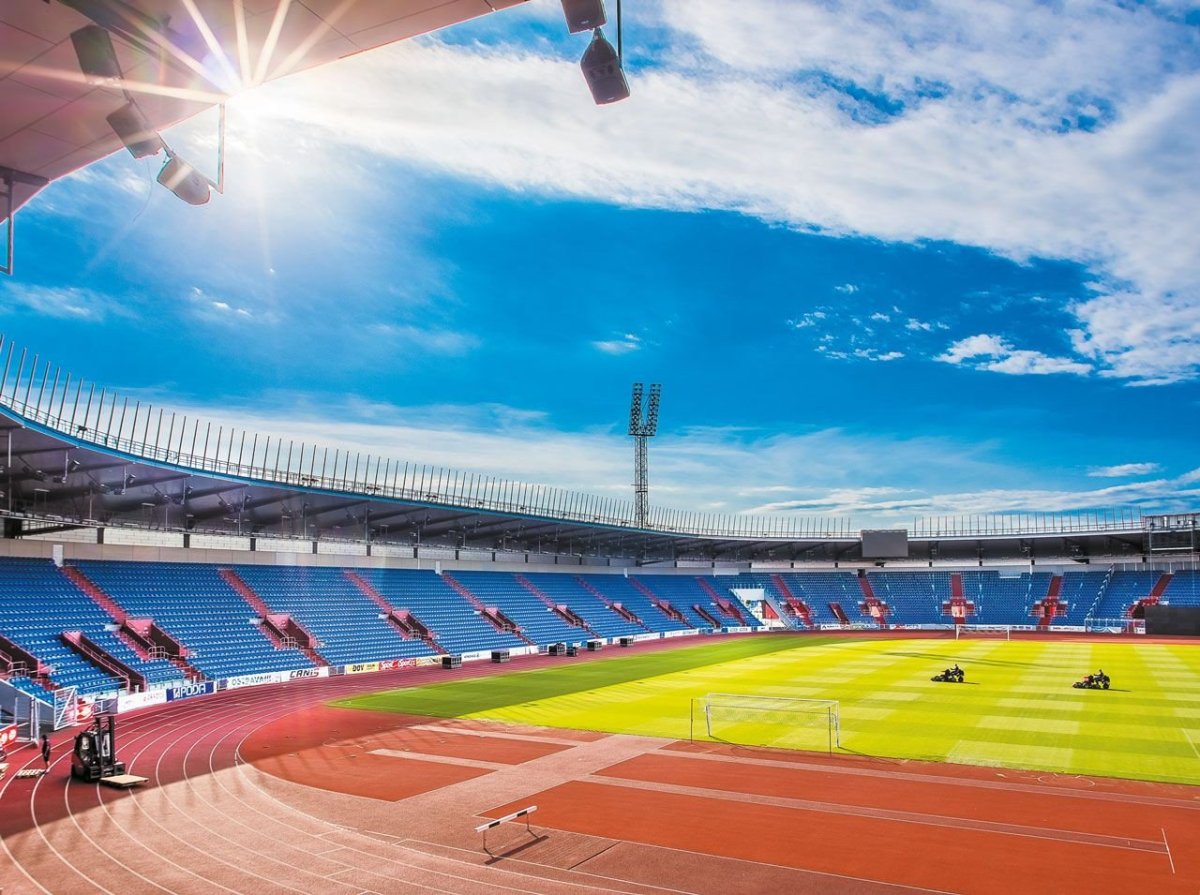 Stavba roku 2016 / nominace: PROJEKTSTUDIO EUCZ, Rekonstrukce a dostavba městského stadionu ve Vítkovicích – foto