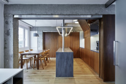 Rekonstrukce panelového bytu od studia Klára Makovcová Architects