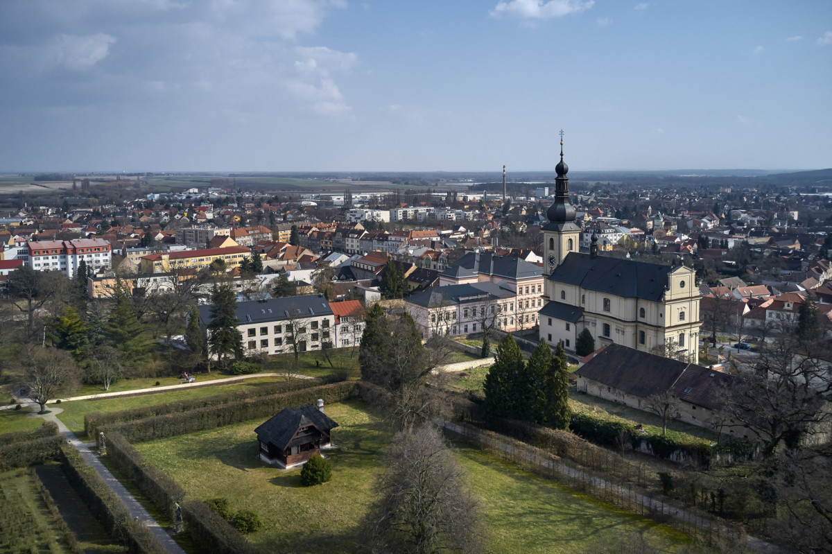 Bytový dům Komenského v Lysé nad Labem od Stempel Tesař architekti