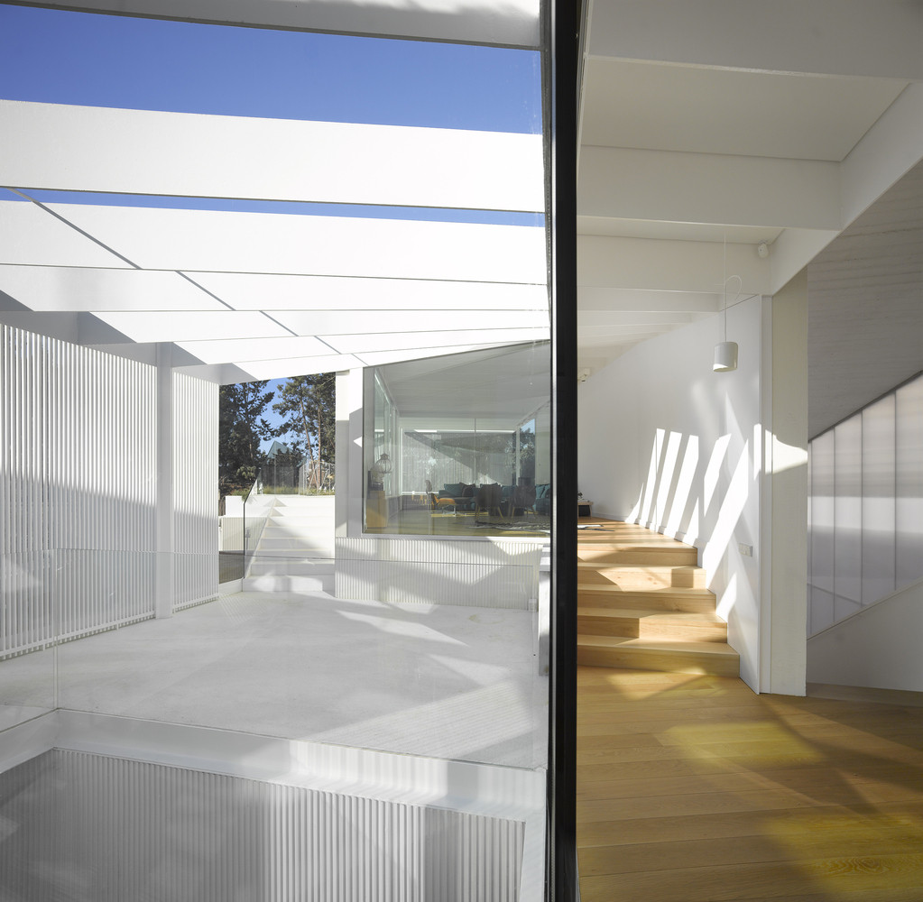 Rodinný dům #house#1.130 v Madridu, Estudio.Entresitio © Roland Halbe