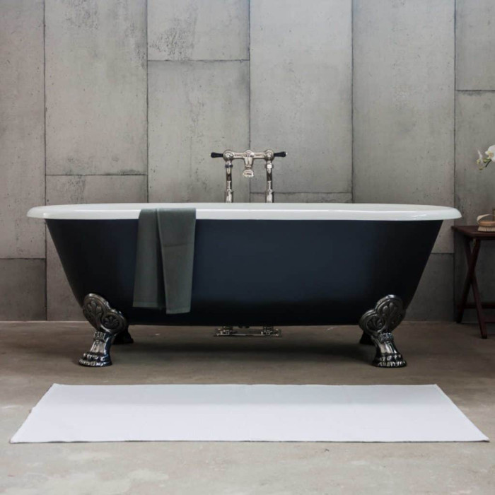 Anglický styl nabízí širokou škálu samostatně stojících klasických retro van na nohách...