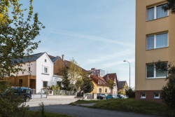 Rodinný dům s přístavbou v Plzni, PRO-STORY: Původní řadový dům v Plzni-Lichotíně rozšířila nová přístavba
