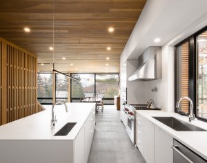 Víkendový dům z prefabrikovaných modulů, Figurr Architects Colective