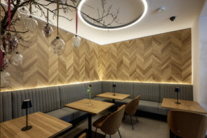 Pohled do interiéru kavárny (Hotel Bronzo v Brně; Ateliér Štěpán)