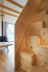 Rekreační dům, Modulora: mlynářské schodiště, 70 cm šířky stačí