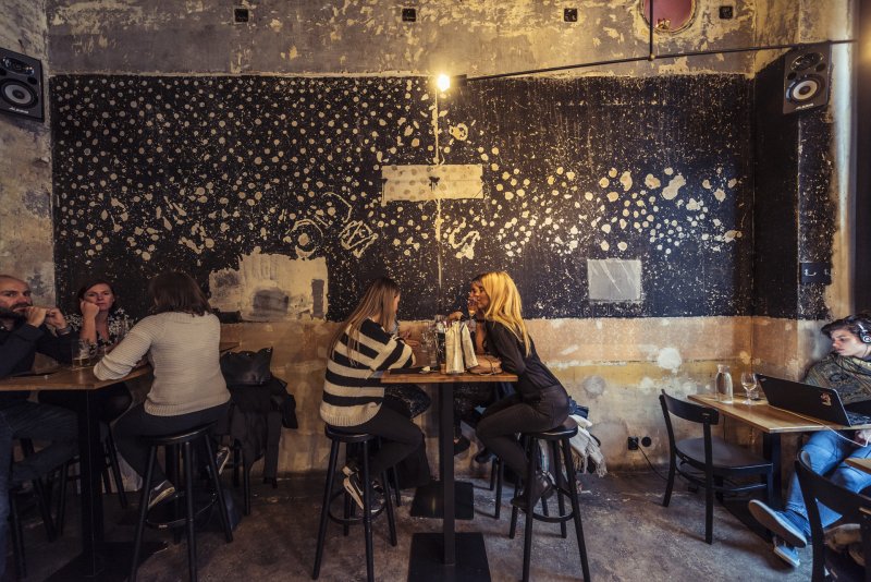 Bar Cobra v Praze od edit! architects