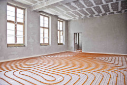 Společnost REHAU instaluje systémy podlahového vytápění po celé České republice