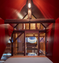 Skleněná chalupa v Jizerských horách od studia Mjölk