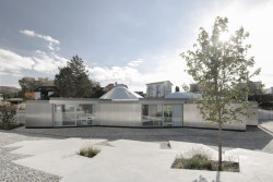 Vývojové inovační centrum modularity realizovala společnost KOMA Modular ve spolupráci s ateliérem CHYBIK + KRISTOF