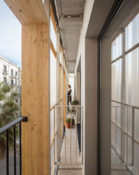 Dočasný bytový dům v Barceloně, Straddle3 + Eulia Arkitektura + Yaiza Terré