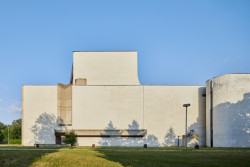 Dům umění v Piešťanech od architekta Ferdinanda Milučkého