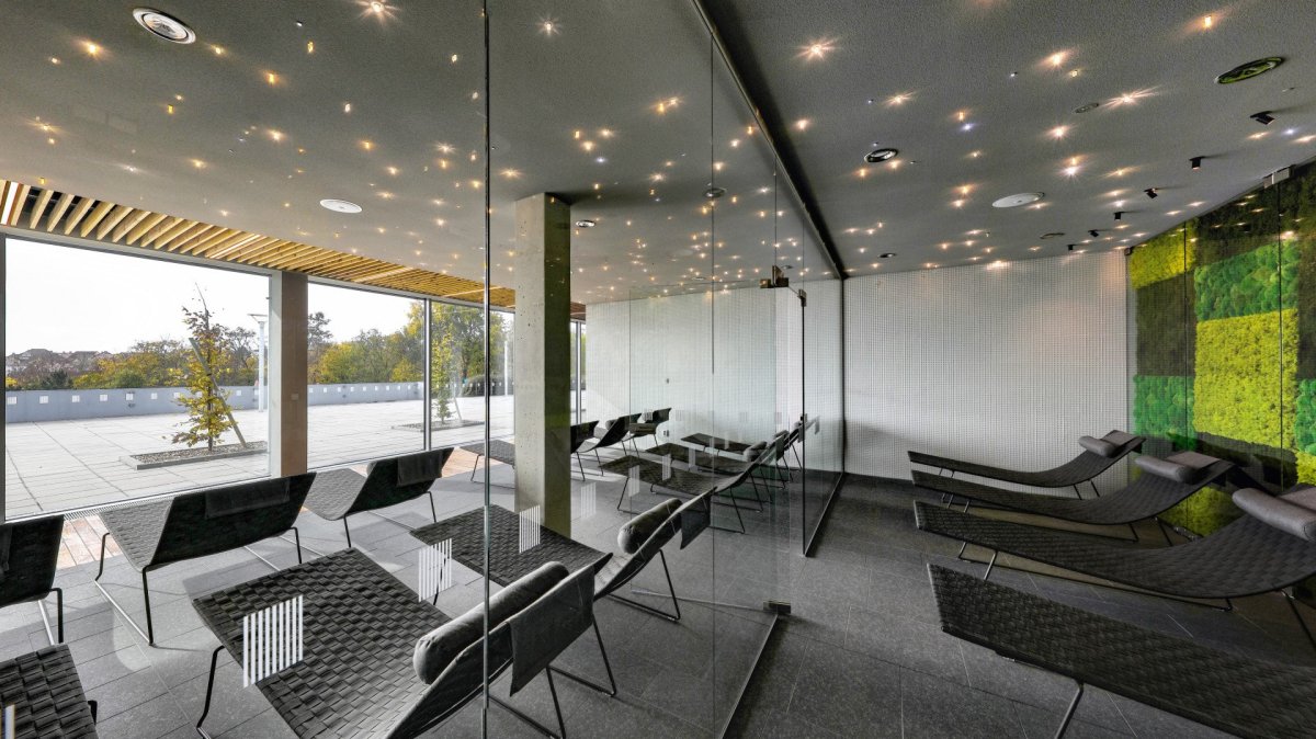 Architekti D.R.N.H. - Wellness Kraví hora: I z interiérů jsou výhledy na Brno díky proskleným stěnám