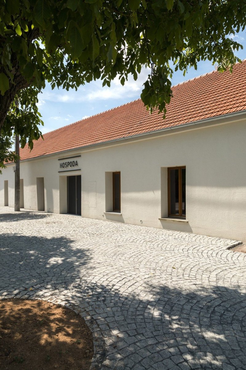 Rekonstrukce hospody se sálem v Máslovicích, Bod Architekti