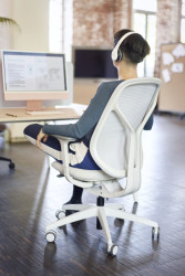 V Konsepti vystaví kancelářský nábytek německé značky Sedus. Nábytek The Detox Office má snižovat stres a předcházet digitální únavě.